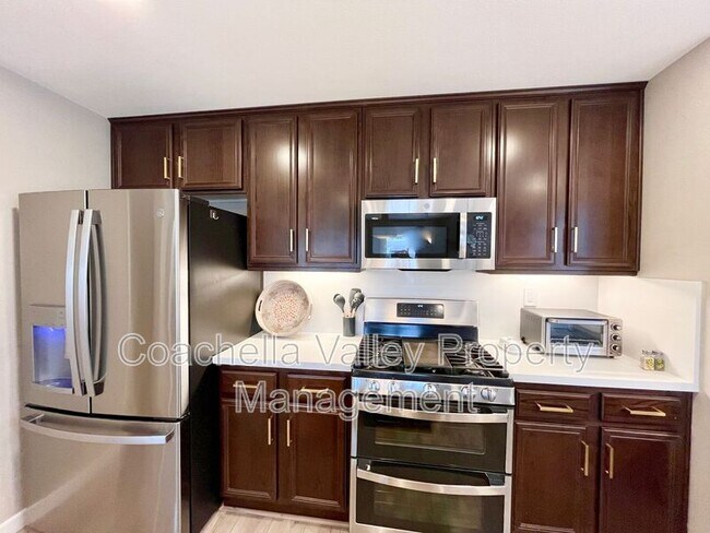 Building Photo - 84131 Azzura Way