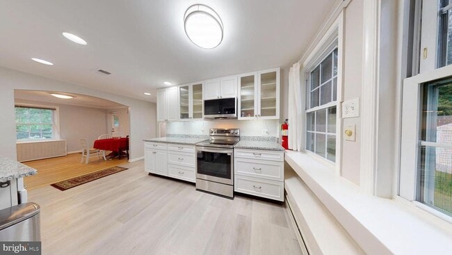 Building Photo - 2116 Linden Ln