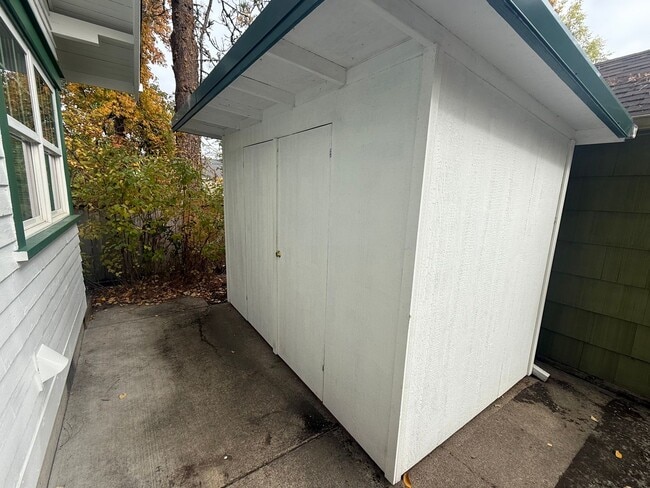 Building Photo - Charming 1BR/1BA House