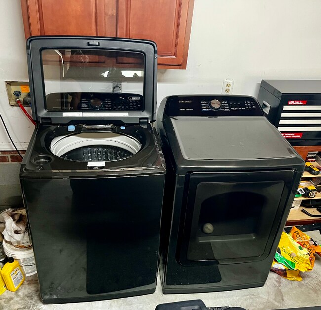 Building Photo - 5586 Arapahoe Ct