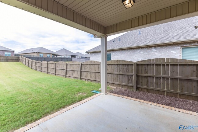 Building Photo - 122 Princewater Dr