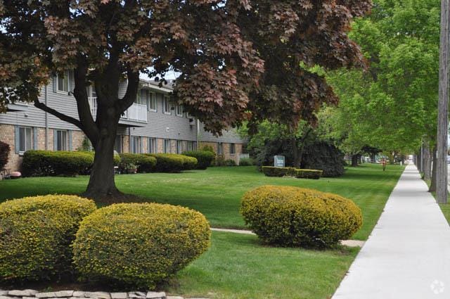 Building - Douglas Terrace Apartments