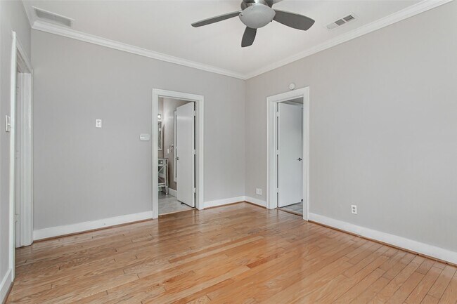 Building Photo - 5459 Miller Ave