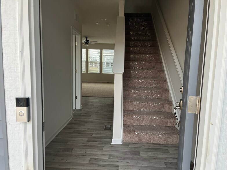 Building Photo - 151 Figleaf Ln