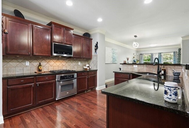 Building Photo - 3888 Fairhill Point