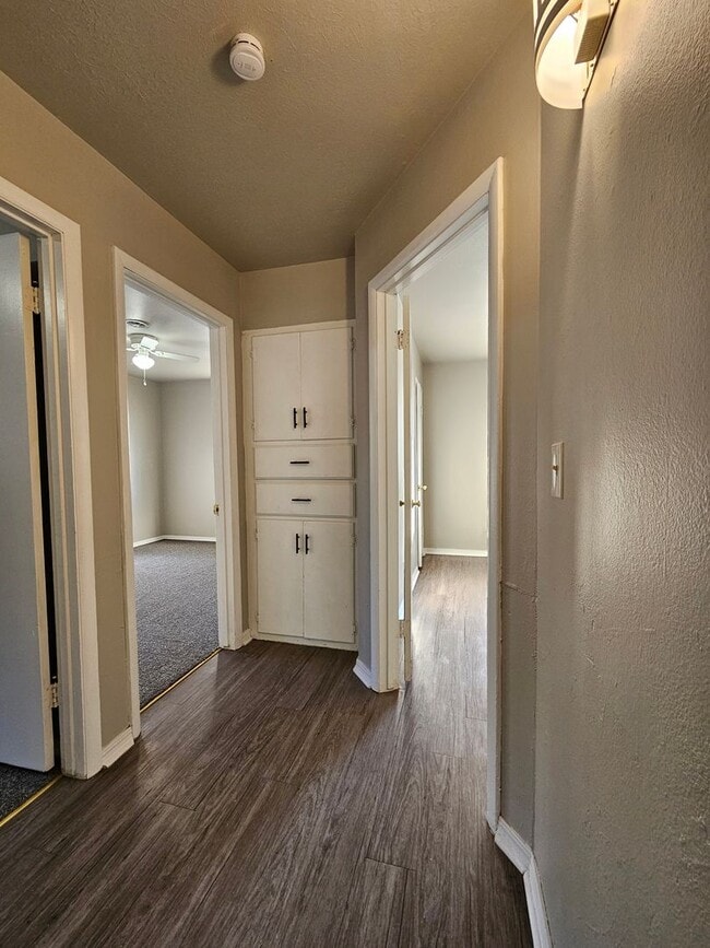 Building Photo - (3) Bed/(1) Bath in Core Norman Avail NOW! Pet Negotiable!