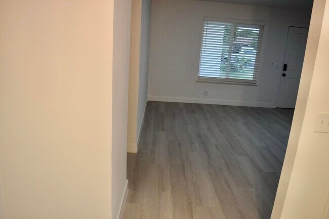 Building Photo - 45612 Kristen Ct