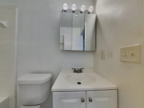 Building Photo - 2365 Coolridge Dr