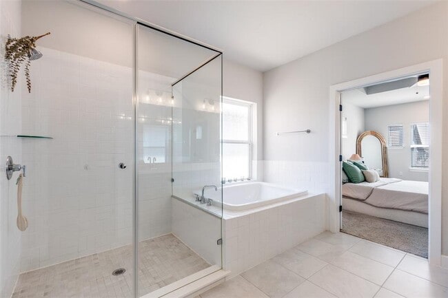 Building Photo - 5808 Rangeland Rd