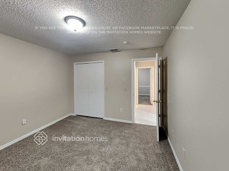 Building Photo - 2117 E Parkton Dr