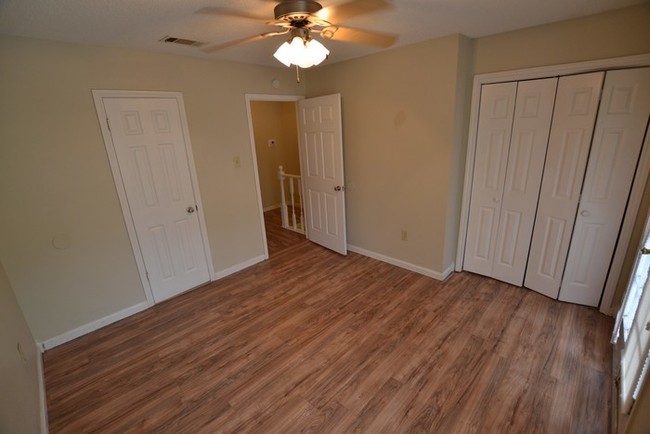 Building Photo - 1110 Willow Creek Dr