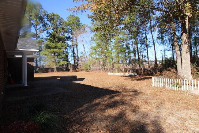 Building Photo - 305 Trillium Ln