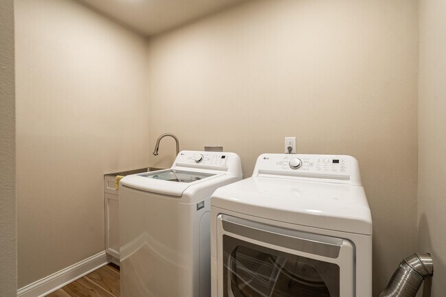 Building Photo - 12804 N Colony Dr