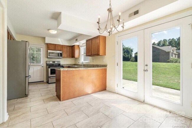 Building Photo - 11610 Charnwood Ct