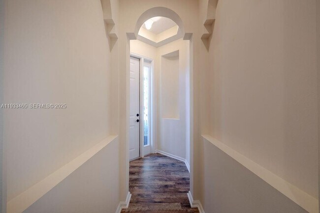 Building Photo - 2536 Bella Vista Cir