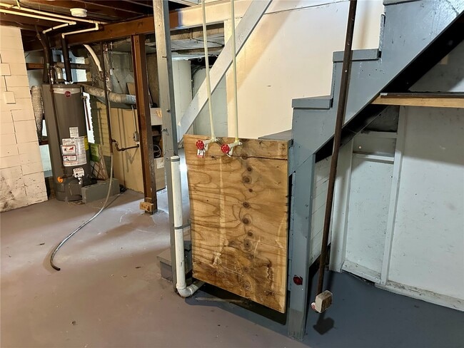 Building Photo - 7121 Lamont Dr