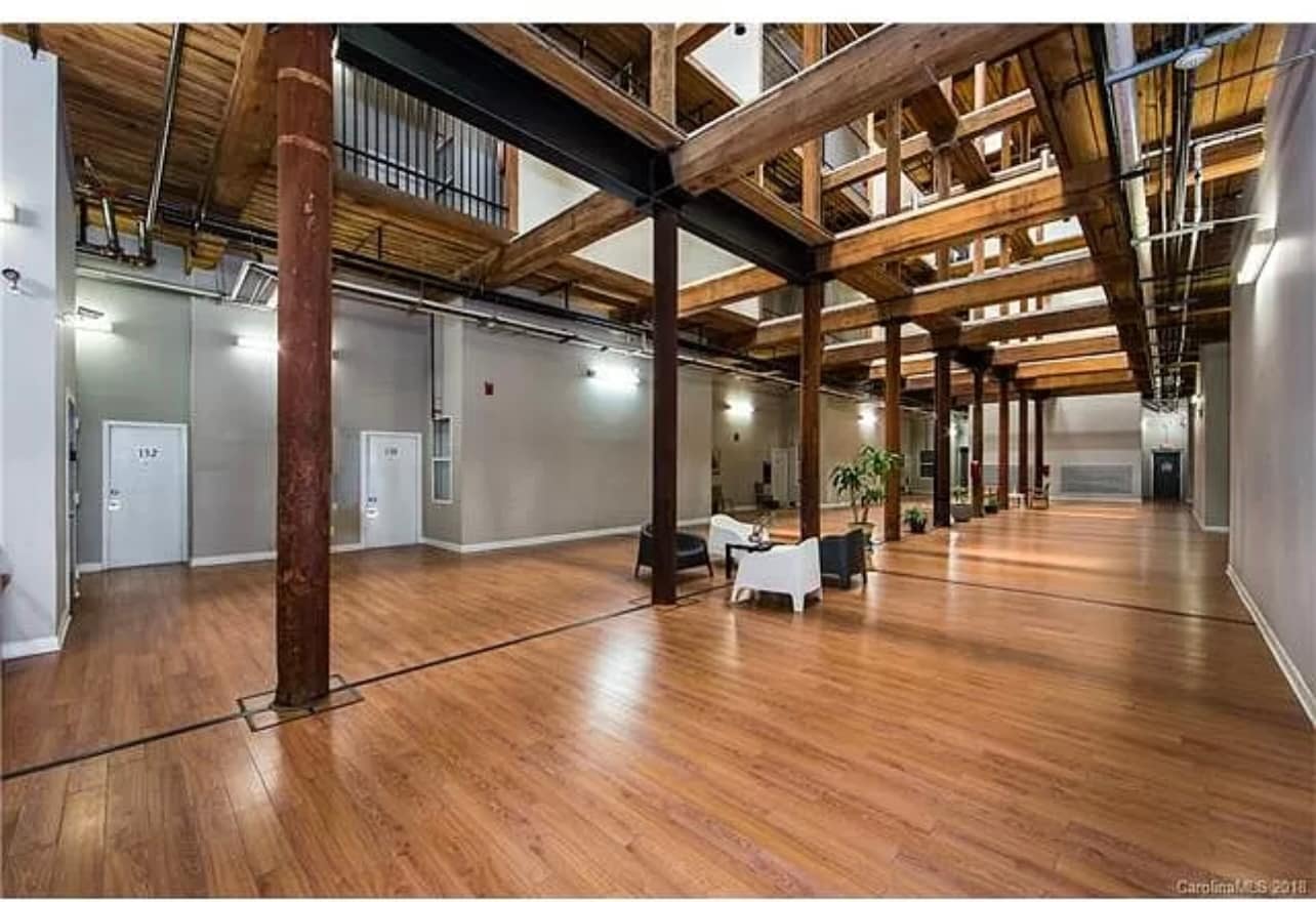 Building Photo - 201 S Hoskins Rd