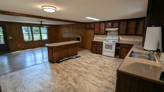 Building Photo - 5809 Stigall Rd