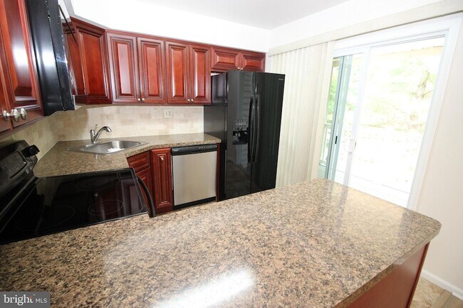 Building Photo - 1828 Grand Blvd
