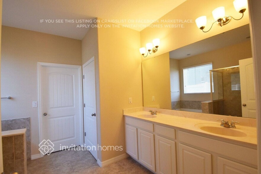 Building Photo - 1937 Beacon Landing Cir