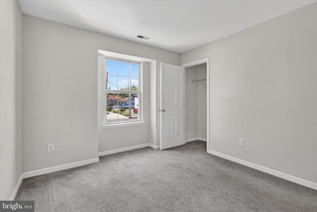 Building Photo - 507 S Fairview St