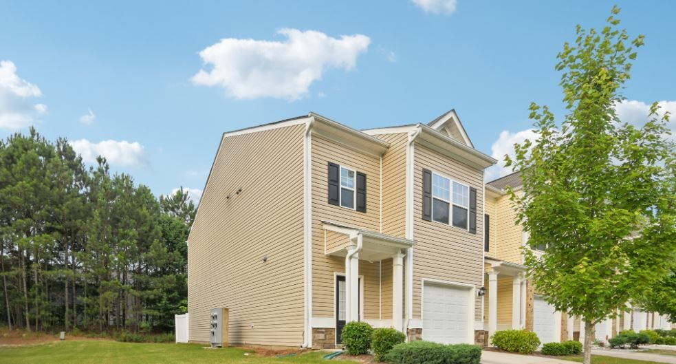 Building Photo - 3324 Estes Dr