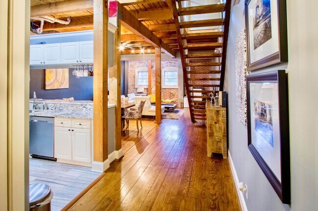 Primary Photo - 205 Walker St SW