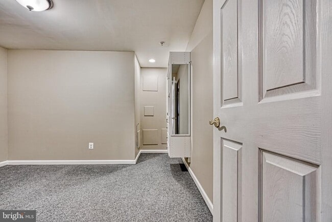 Building Photo - 206 Colgate Dr