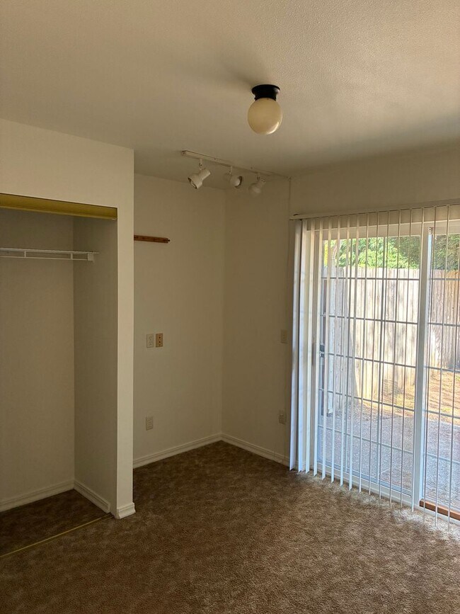 Building Photo - 950 Blanco Ave