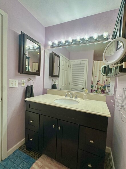 Building Photo - 1631 Eastridge Dr