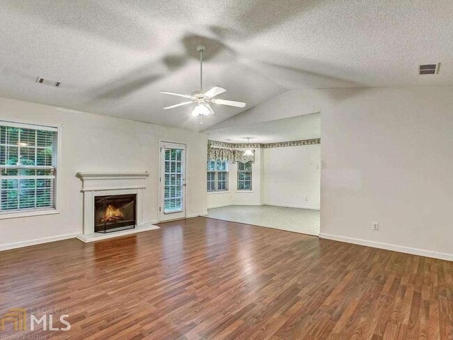 Building Photo - 2804 James Henry Dr