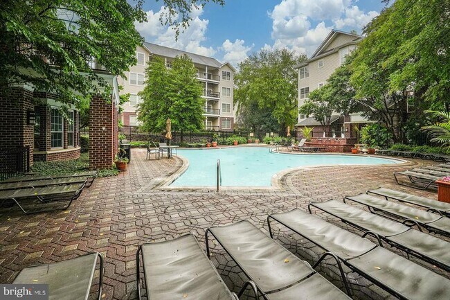 Building Photo - 1580 Spring Gate Dr.