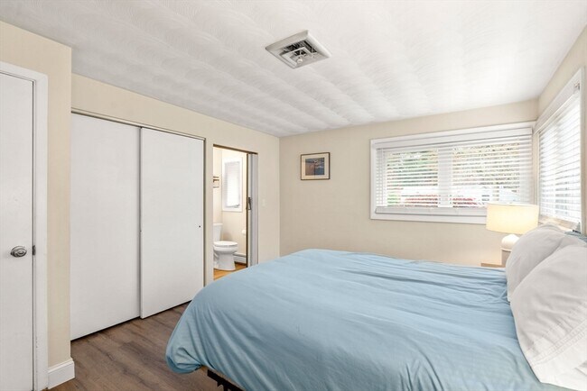 Building Photo - 14 Corrine Dr