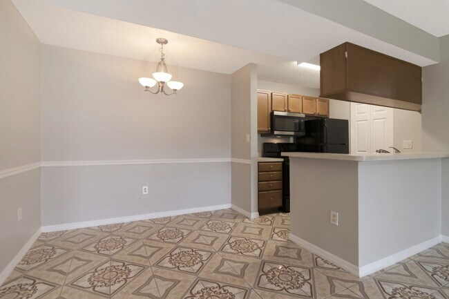 Building Photo - 221 Lake Brook Cir
