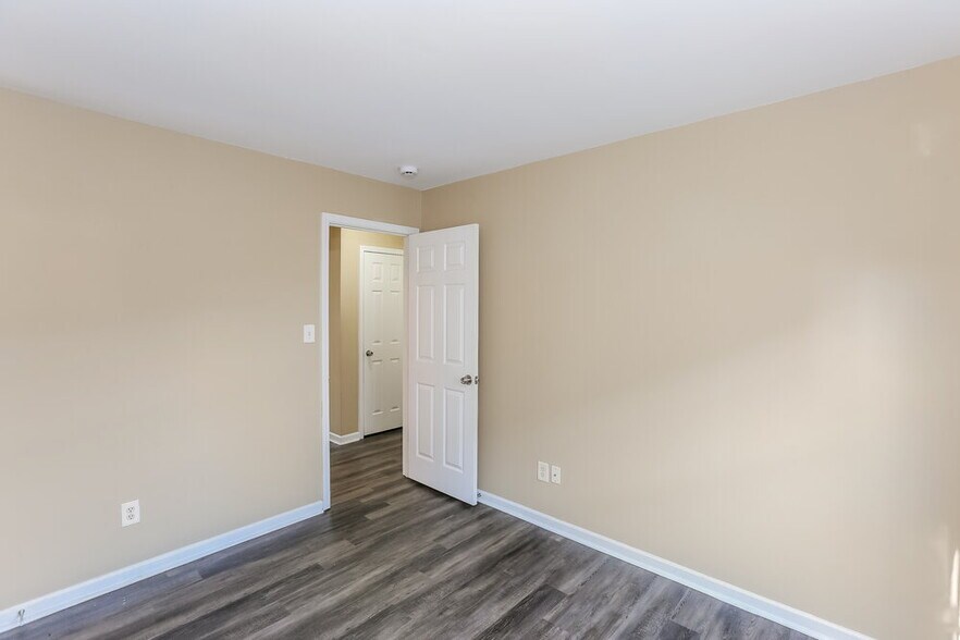 Building Photo - 1563 Hollow Maple Dr