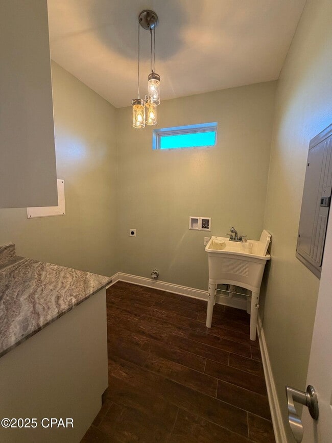 Building Photo - 4528 Tropical Dr