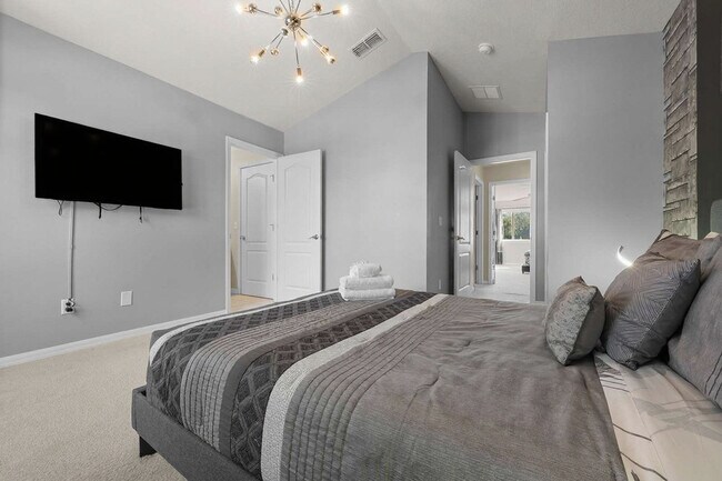 Building Photo - 453 Scrub Jay Way