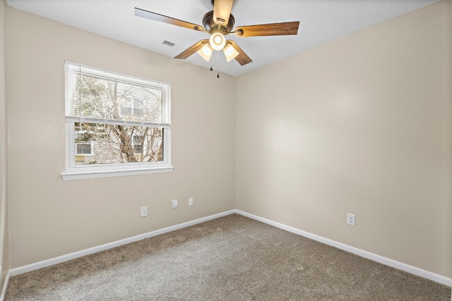 Building Photo - !Wow! Updated townhouse for rent Virginia Beach