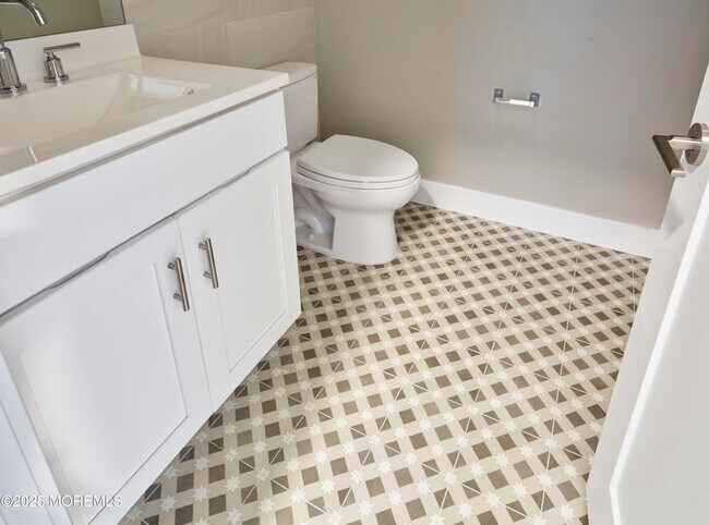 Building Photo - 52 Colfax St