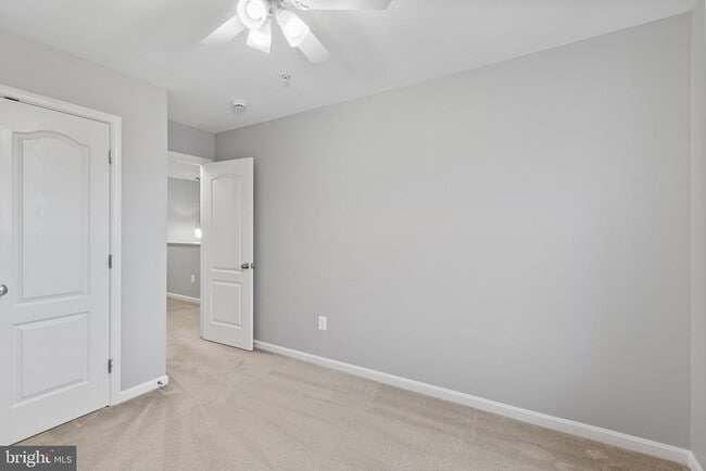 Building Photo - 1900 Lennox Dr