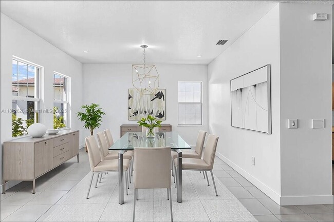 Building Photo - 12237 Green Oak Dr