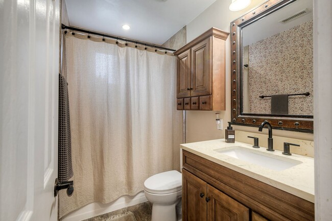 Building Photo - 3Bed/1Bath Charming Home in South Oceanside~ Moreno