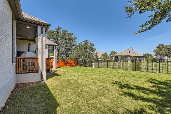 Building Photo - Available Now: Gorgeous 4 Bed/3.5 Bath wit...