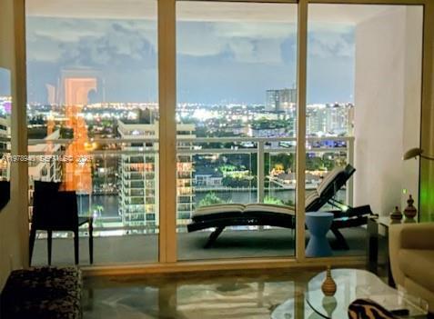 Building Photo - 2030 S Ocean Dr
