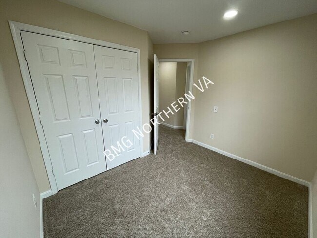 Building Photo - 22525 Maison Carree Square