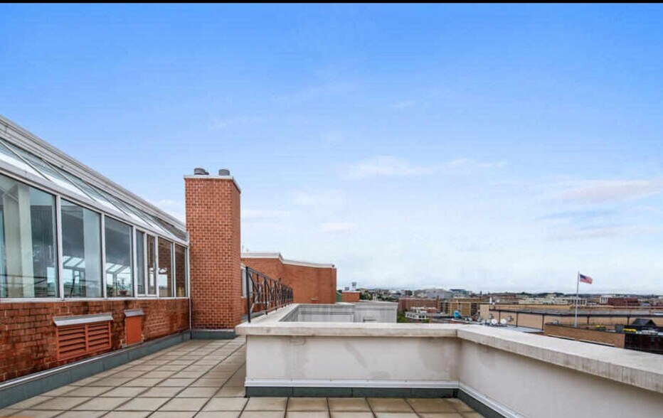 Building Photo - 1230 23rd St NW
