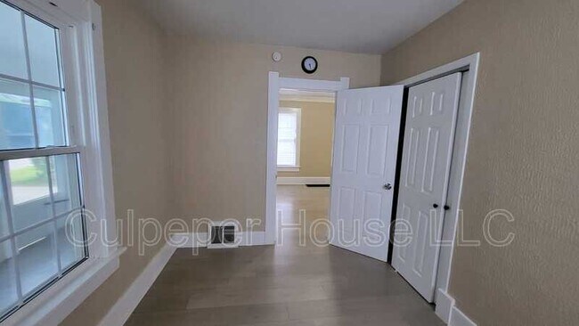 Building Photo - 2320 Mellwood Ave