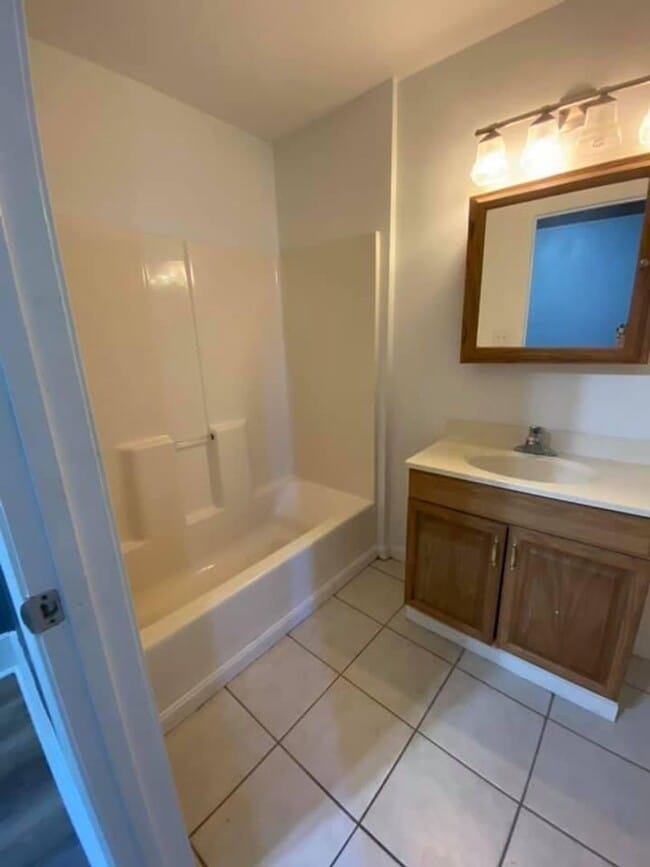 Building Photo - 2225 W Iowa St