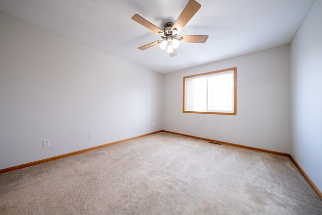 Building Photo - 557 French Ln