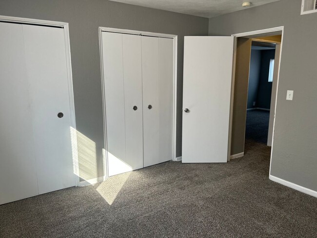 Building Photo - Forest Court Apartment Homes
